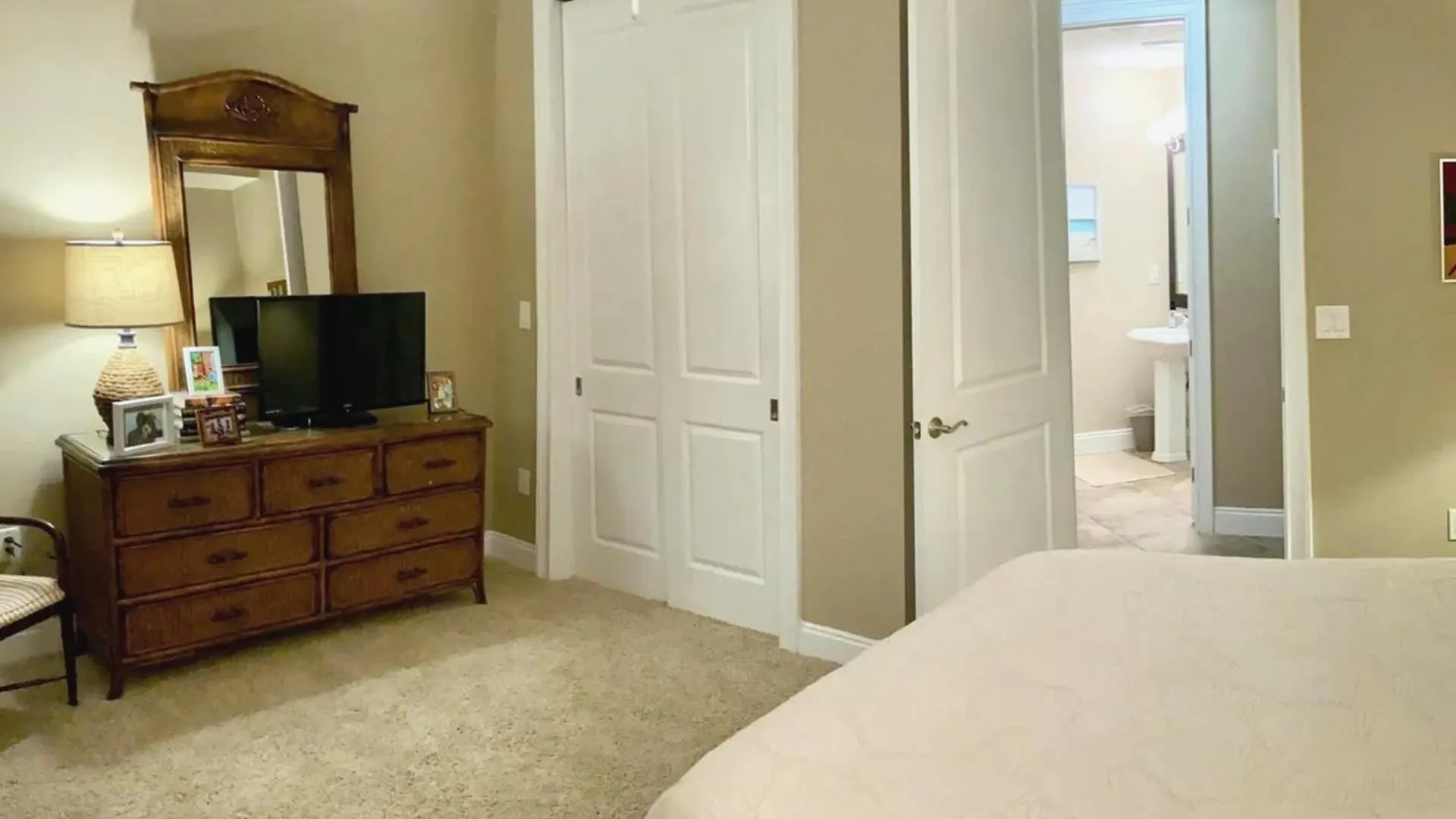 Elegant 3-Bedroom Condo With Lake Views Panama City Beach USA
