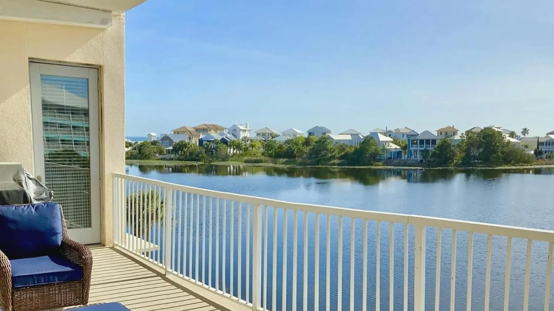 Elegant 3-Bedroom Condo With Lake Views Panama City Beach